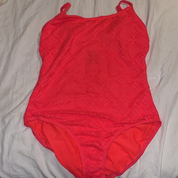 multiple bathing suits - Picture 7 of 7